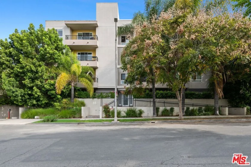 11115 Acama Street #104 photo 39