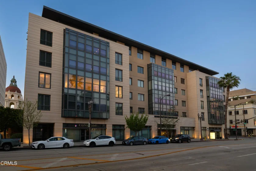 345 E Colorado Boulevard #302 photo 64