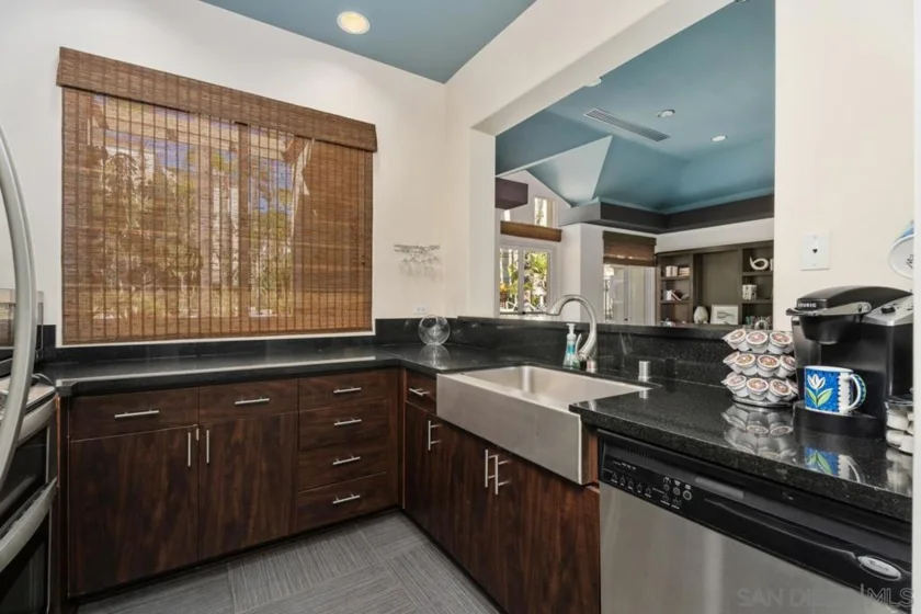 2253 Martin #220 photo 59