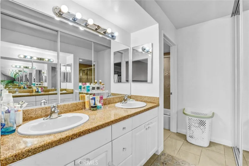5500 Owensmouth Avenue #122 photo 21