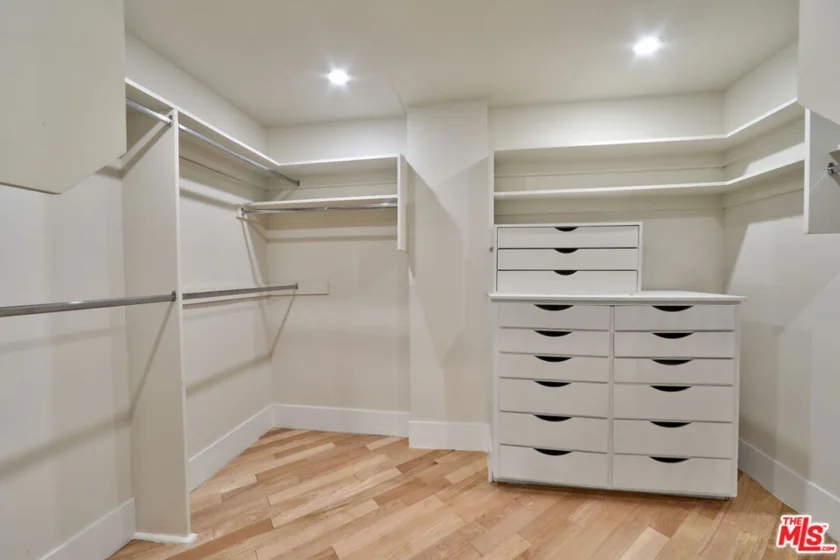 339 N Palm Drive #201 photo 21
