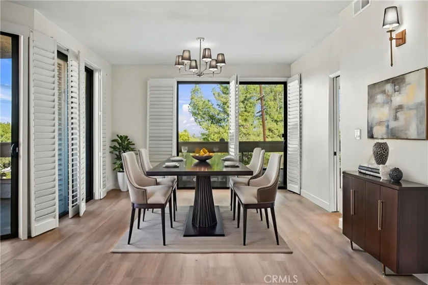 17140 Burbank #207 photo 6