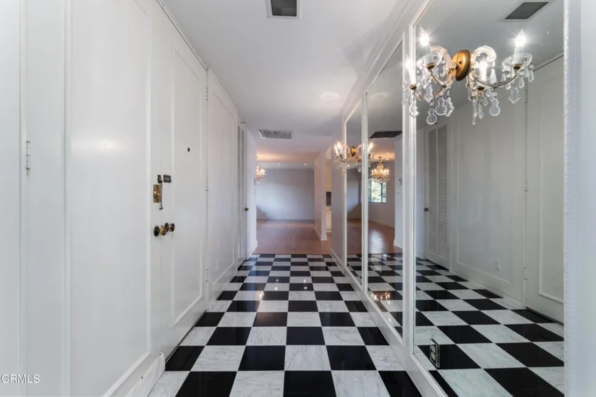 380 S Orange Grove Boulevard #12 photo 33