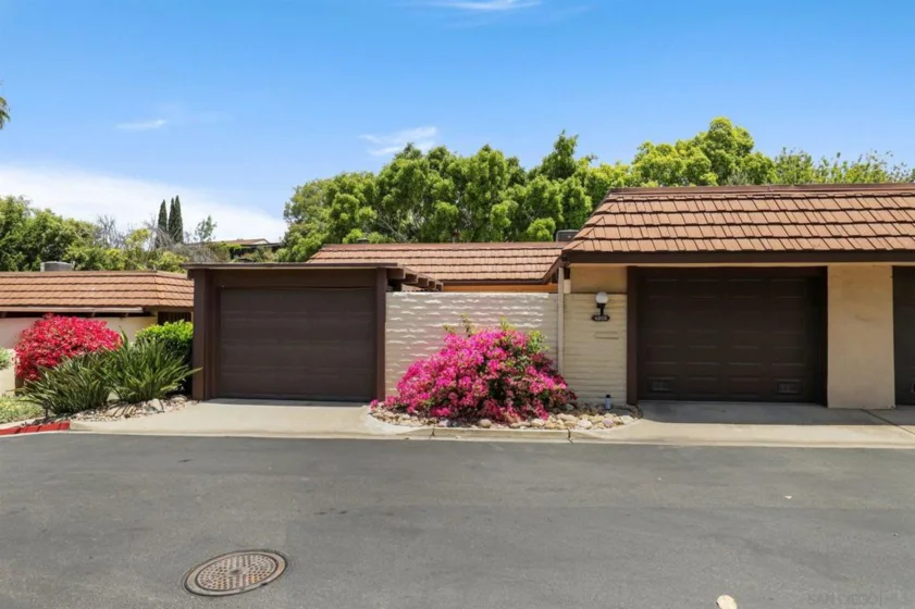 4302 Collwood Lane photo 1