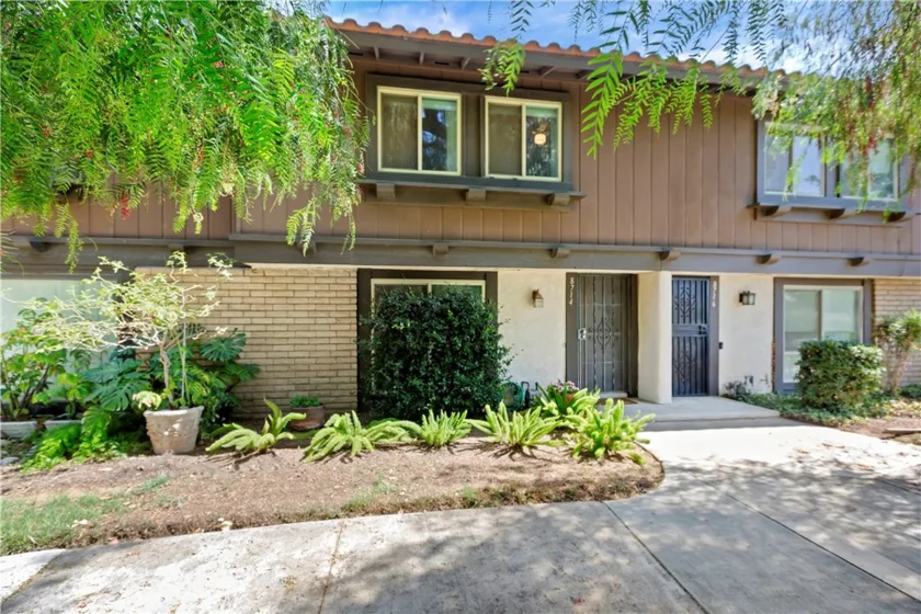 8714 Lincoln Avenue photo 4