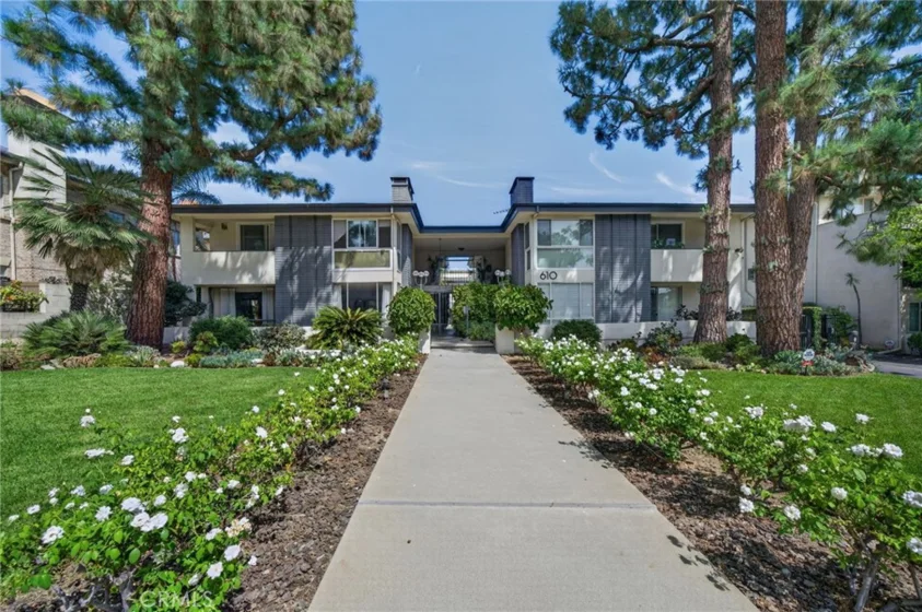 610 S Orange Grove Boulevard #5 photo 1