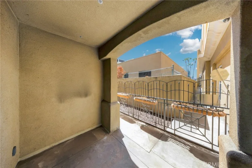 128 N Oak Knoll #111 photo 15