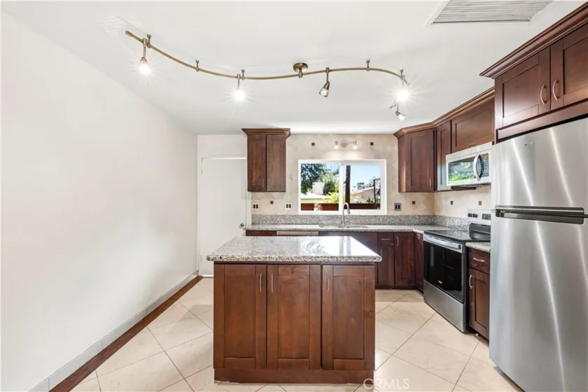 7320 Lennox Avenue #D8 photo 3