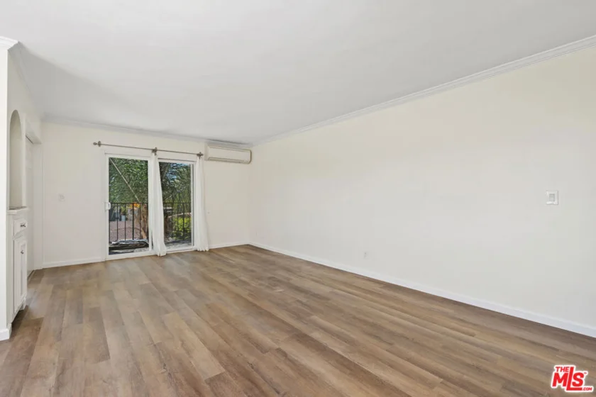 625 N Flores Street #304 photo 7