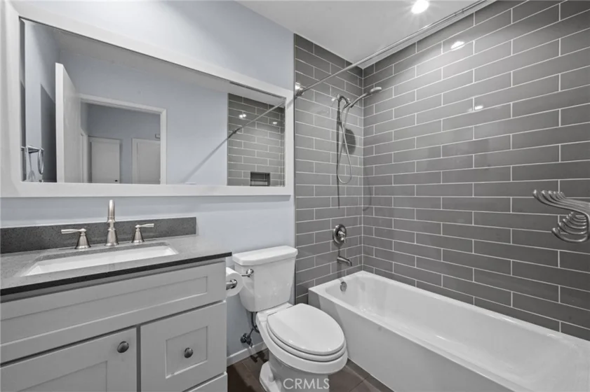 3663 Country Club Drive #E photo 23