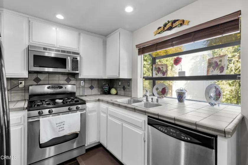 19431 Sherman Way #6 photo 9