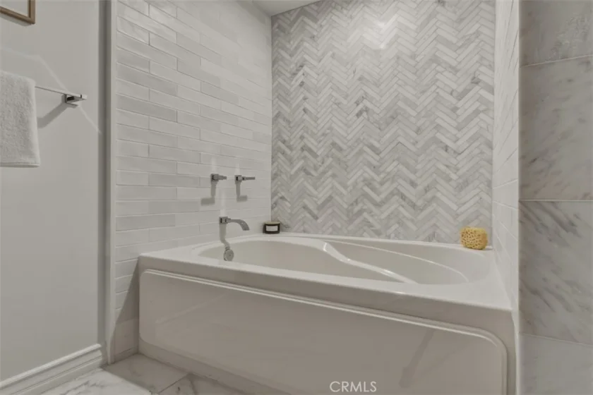 432 S Willaman Drive #401 photo 32