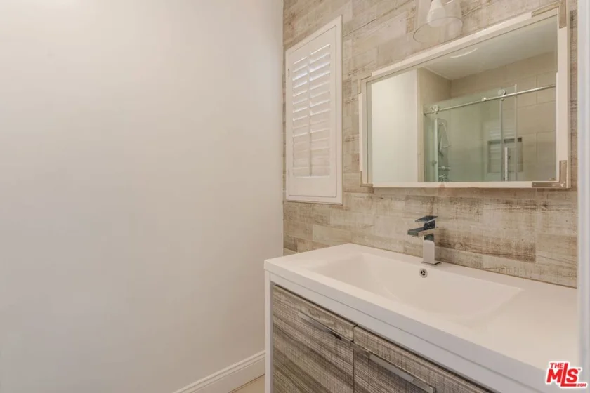 1337 Centinela Avenue #2 photo 18