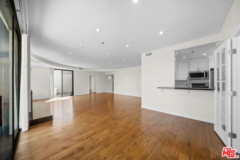 326 Westminster Avenue #404 photo 14