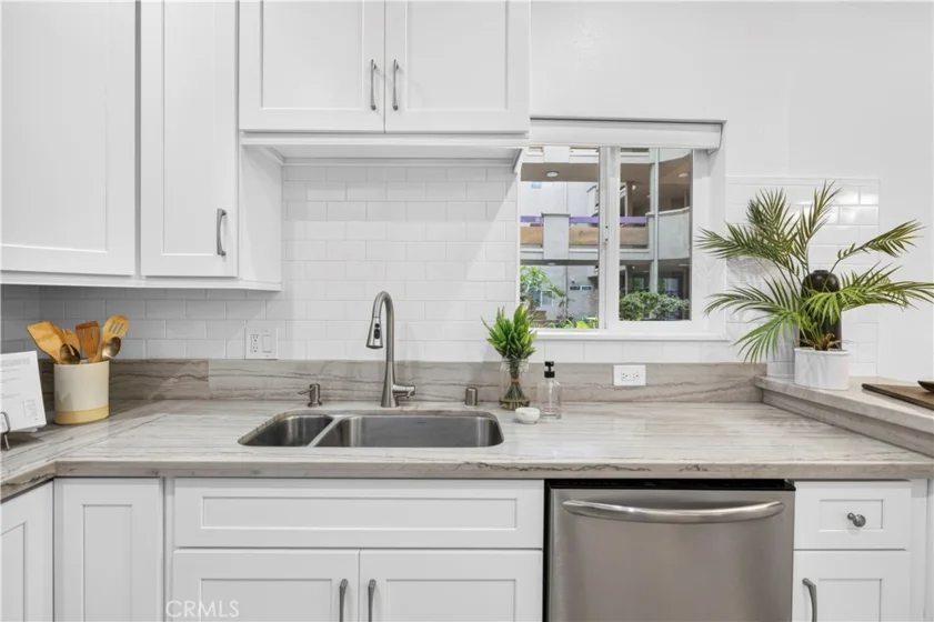 4301 Fulton Avenue #105 photo 17
