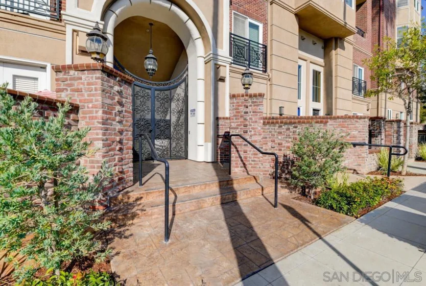 350 Nutmeg Street #405 photo 1