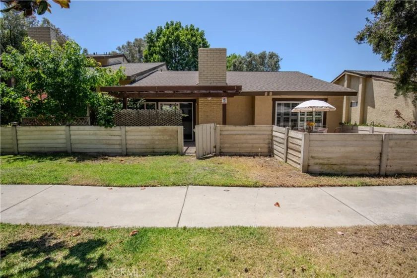 2528 N Tustin #D photo 31