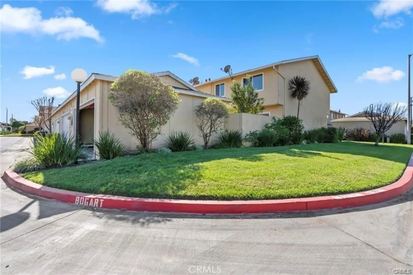 15879 Bogart Court photo 1