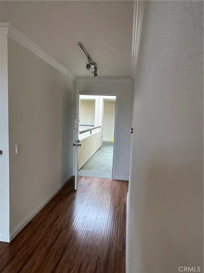 21520 Burbank #303 photo 14