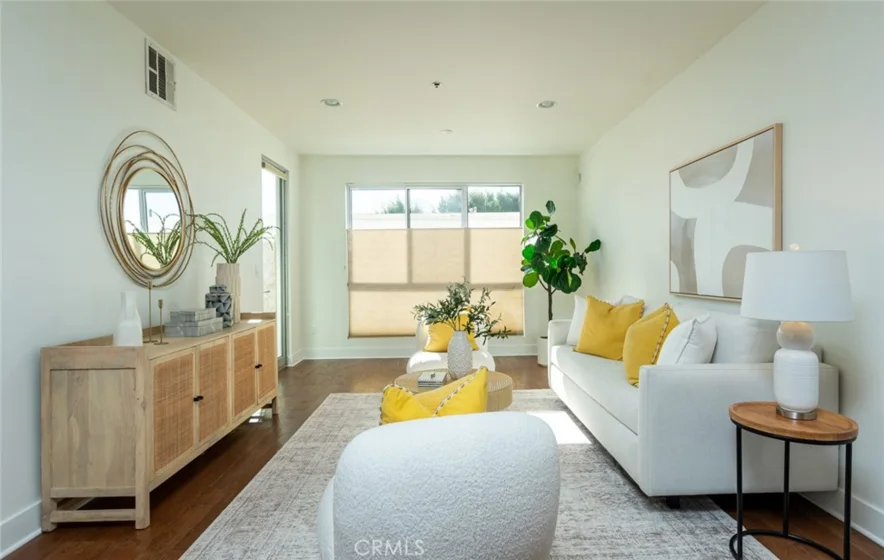 817 N Alfred Street #205 photo 1