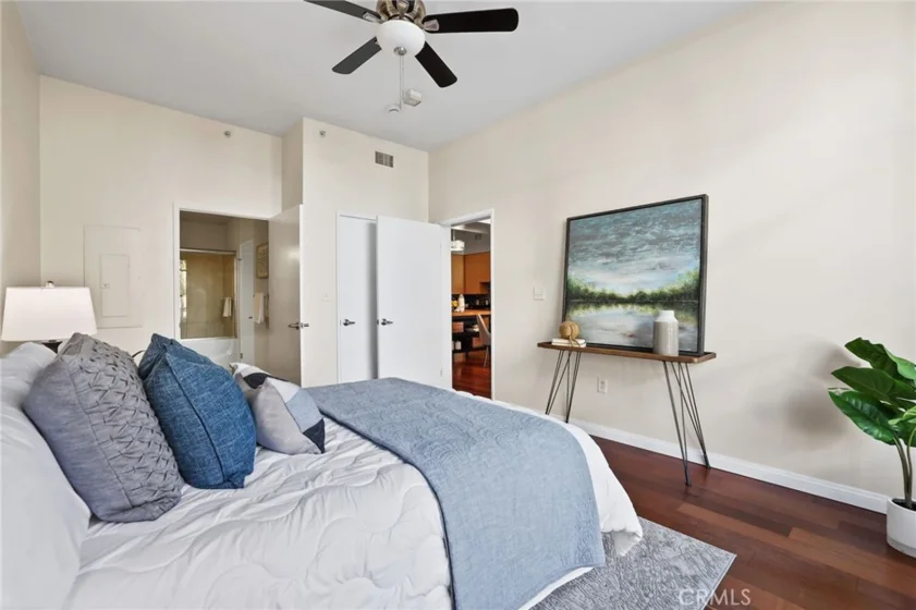388 E Ocean Boulevard #305 photo 20