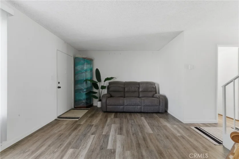 7085 Fulton photo 34