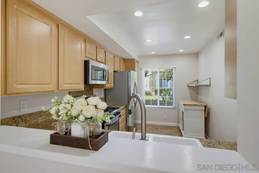 3614 Caminito Carmel Lndg photo 4
