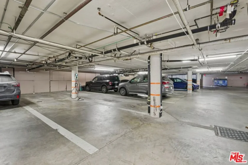 11820 Mayfield Avenue #105 photo 46