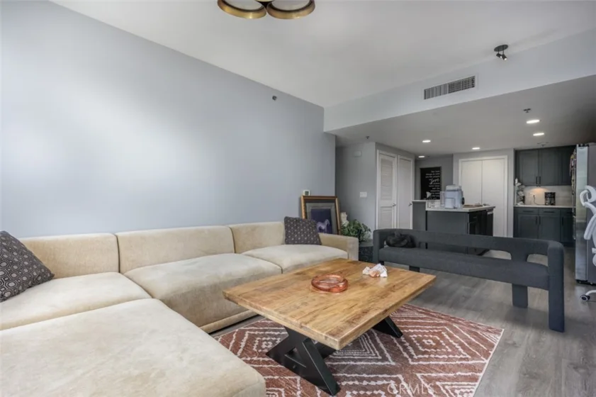 411 W Seaside Way #302 photo 4