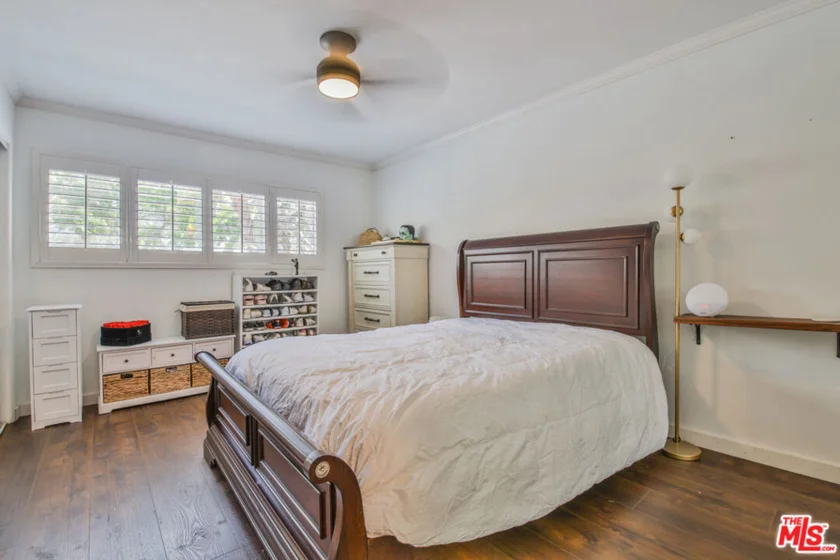 625 N Flores Street #102 photo 24