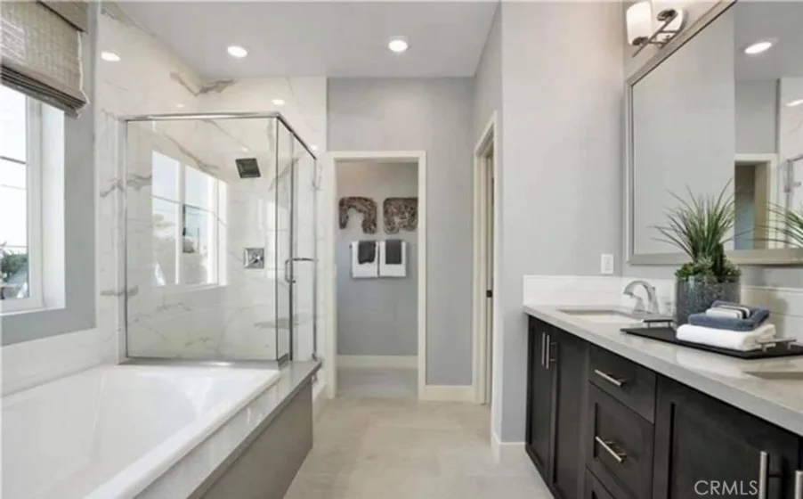9889 Bria Lane photo 2