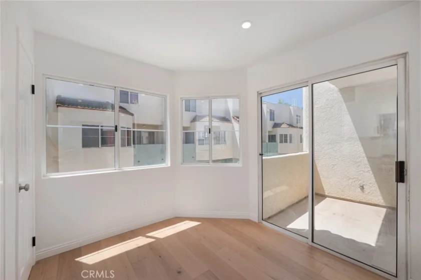 5455 Sylmar Avenue #2103 photo 8