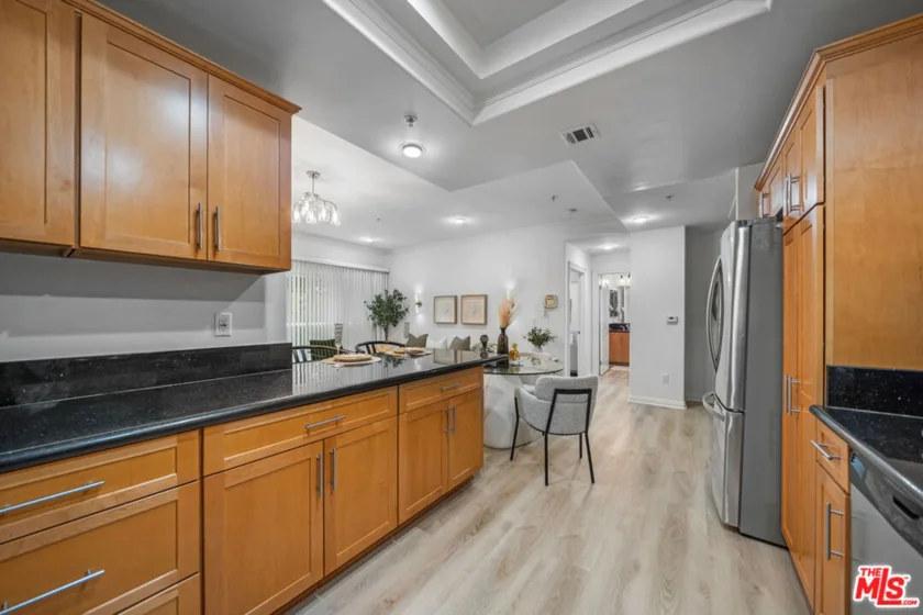 1128 S Serrano Avenue #104 photo 4