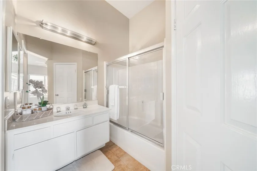 133 California Court photo 25