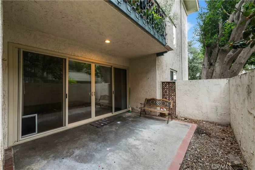 985 E California Boulevard photo 23