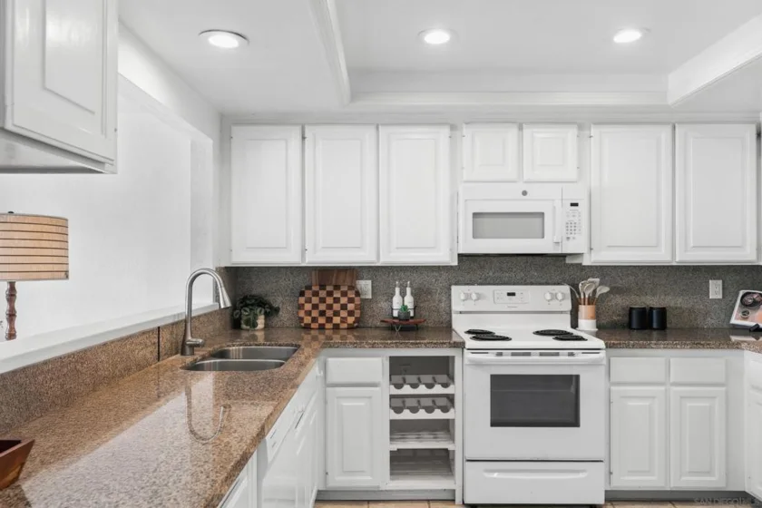 92 Montego Court photo 14