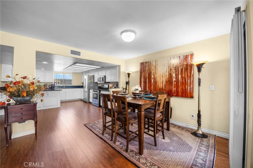 554 E San Jose #203 photo 6