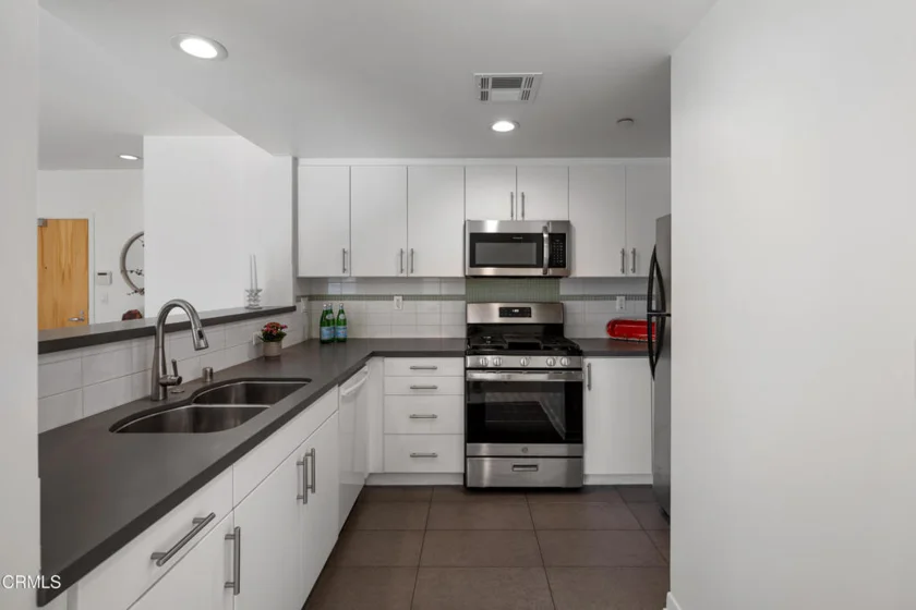 159 W Green Street #502A photo 6