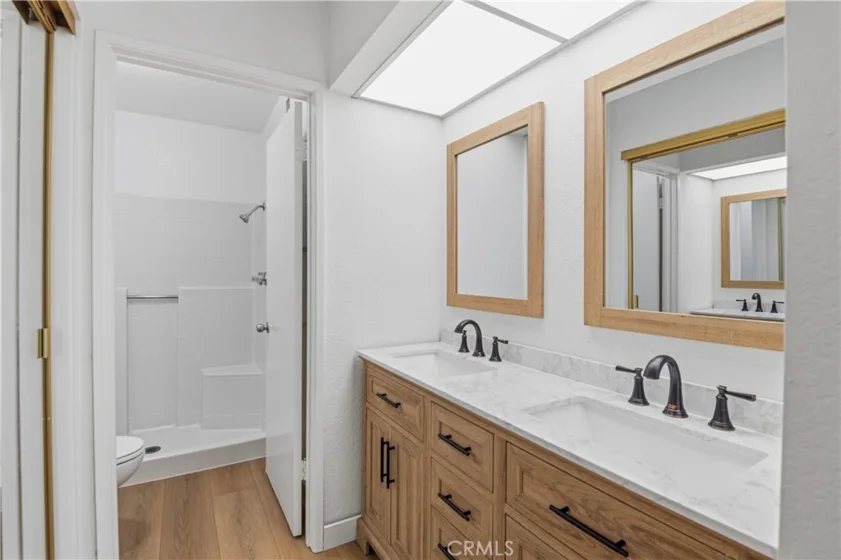 15 Elmbrook photo 7