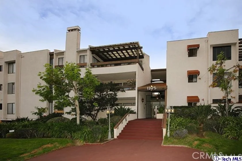 1325 Valley View Road #204 photo 1
