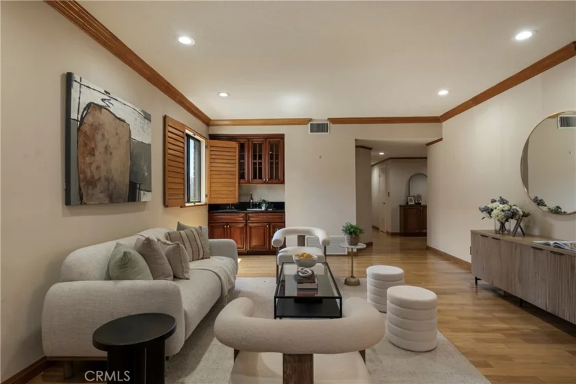 4444 Wilshire #102 photo 4