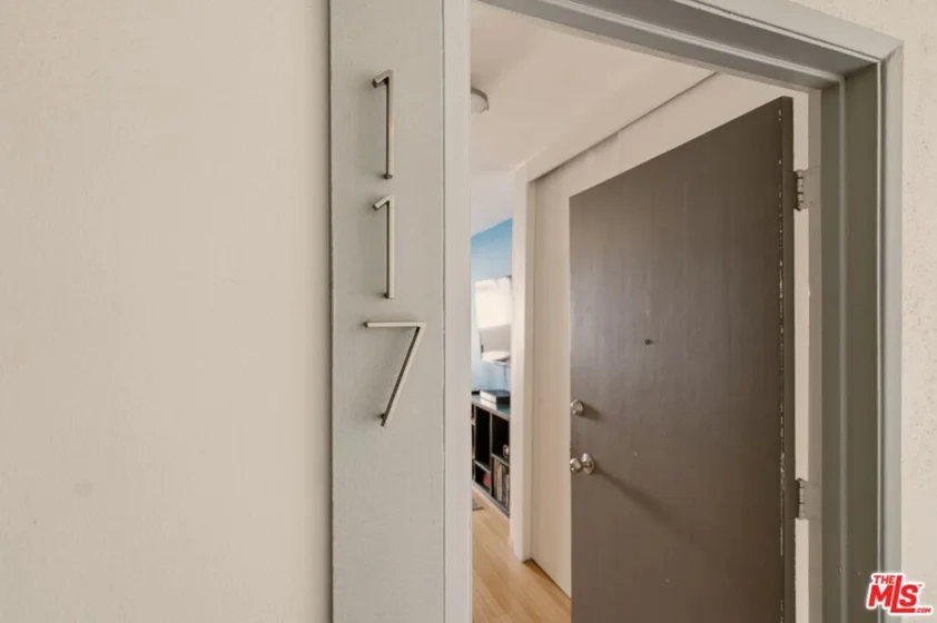 960 Larrabee Street #117 photo 2
