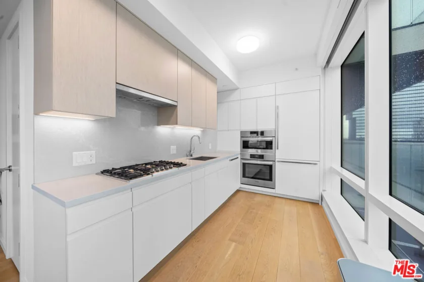 877 Francisco Street #1128 photo 7