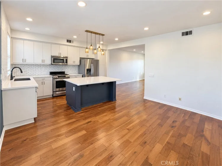 82 Preston photo 4