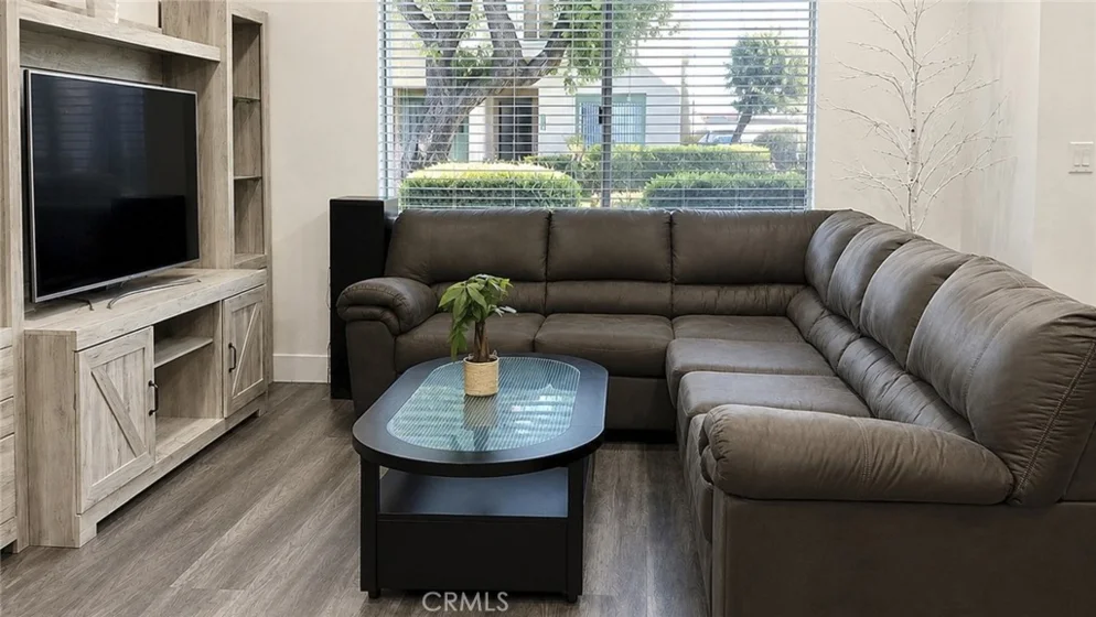 13934 Magnolia photo 2