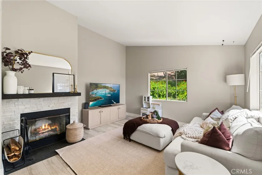 21256 Camelia photo 7
