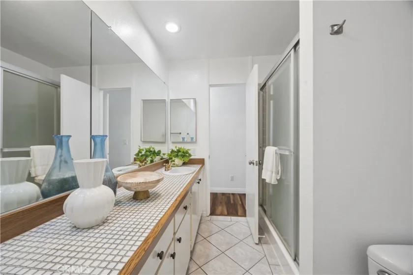 7303 N Marina Pacifica Drive photo 9