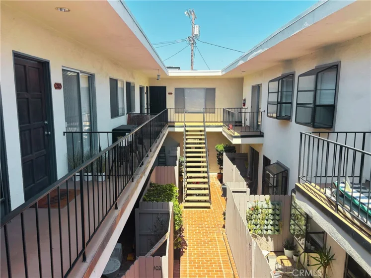 1522 S Centinela Avenue #204 photo 31
