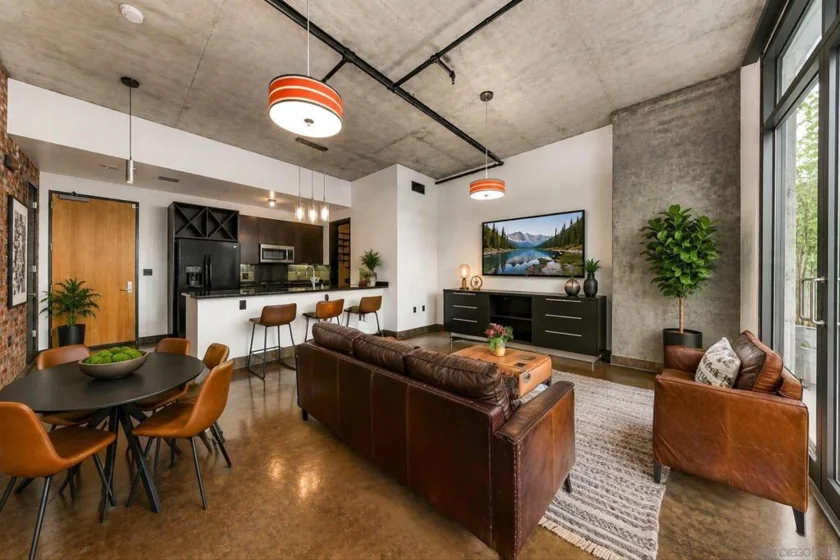 1050 Island #211 photo 1