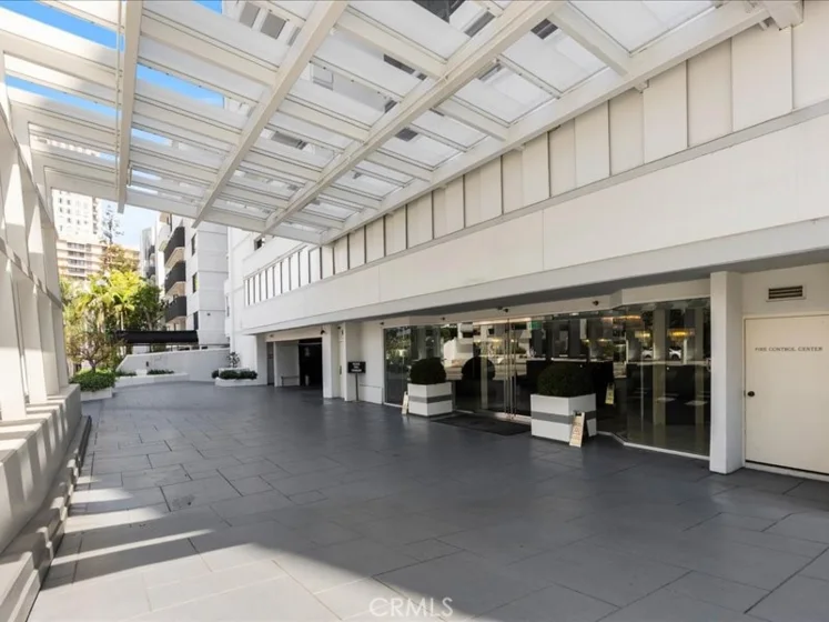 10660 Wilshire Boulevard #302 photo 2